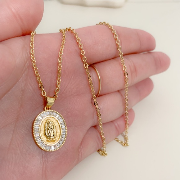 🎉HP🎉Virgin Mary Necklace | 14k Gold Filled - Picture 8 of 9